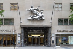 A photograph of the outside of the Gagosian location 980 Madison Avenue, New York
