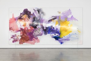 Mary Weatherford, Butterly, 2017. Flashe and neon on linen, 117 × 234 inches (297.2 × 594.4 cm), Private Collection © Mary Weatherford Studio. Photo: Fredrik Nilsen Studio