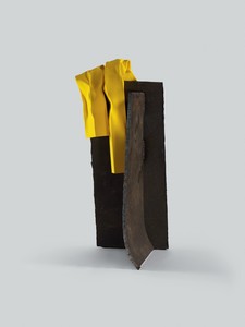 Carol Bove, 10 Hours, 2019. Steel, stainless steel, and urethane paint, 69 ⅝ × 33 ½ × 35 ⅛ inches (176.8 × 85.1 × 89.2 cm) © Carol Bove Studio LLC. Photo: Maris Hutchinson