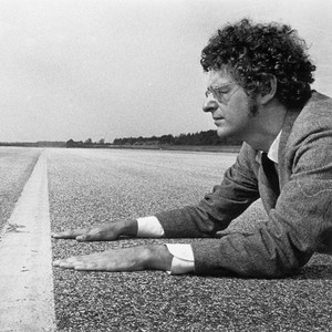 A portrait photograph of Walter De Maria