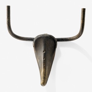 Pablo Picasso, Tête de taureau, spring 1942, cast and assembled 1943. Bronze, 16 ½ × 16 ⅛ × 5 ⅞ inches (42 × 41 × 15 cm) © 2018 Estate of Pablo Picasso/Artist Rights Society (ARS), New York