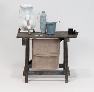 Tatiana Trouvé, Notes on Sculpture, April 27th, “Maresa”, 2022. Patinated bronze and painted aluminum, 39 ⅜ × 34 ¼ × 19 ¾ inches (100 × 87 × 50 cm) © Tatiana Trouvé. Photo: Rob McKeever