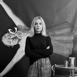 A portrait photograph of Anna Weyant