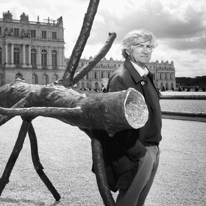 A portrait photograph of Giuseppe Penone