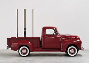 Walter De Maria Red Truck / Square, Triangle, Circle from Truck Trilogy, 2011–17. 3 1950s Chevrolet half-ton pickup trucks, white oak, and stainless steel, in 3 parts, each: 120 × 75 × 195 inches (304.8 × 190.5 × 495.3 cm), overall dimensions variable © 2025 Estate of Walter De Maria. Photo: Thomas Lannes